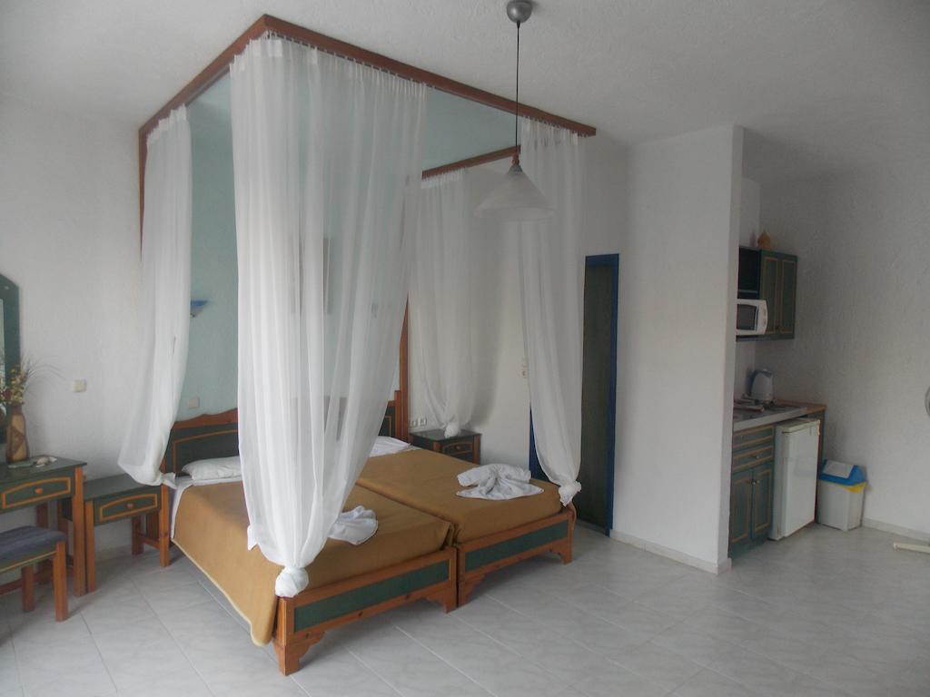 Annas Studios Livadia  Rom bilde